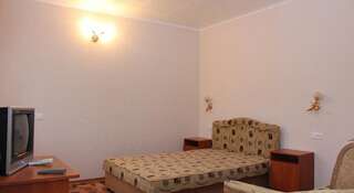 Гостевой дом OAI park resort Рыбачье Улучшенный семейный номер-2